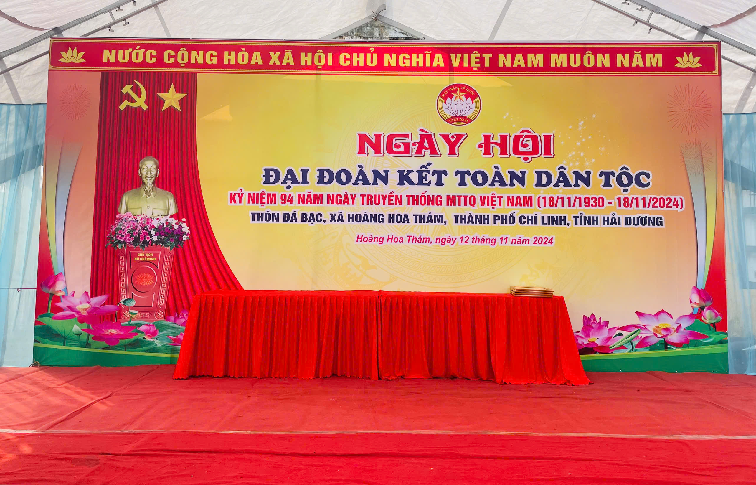 Tổ chức thành công ngày hội đại đoàn kết toàn dân tộc (làm điểm) tại thôn Đá Bạc.